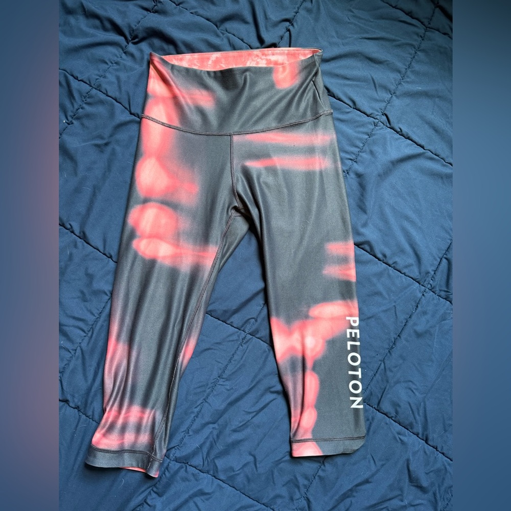 Peloton reversable Pink and Black Leggings